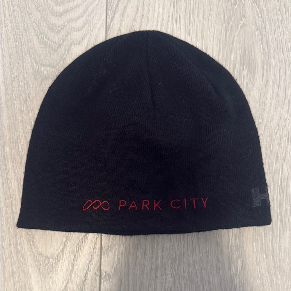 Jelly Hansen black beanie